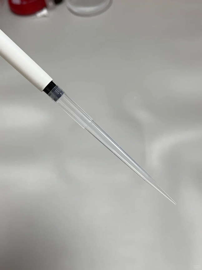 Pipette with Low Retention Tip for Protein and Enzyme Solutions