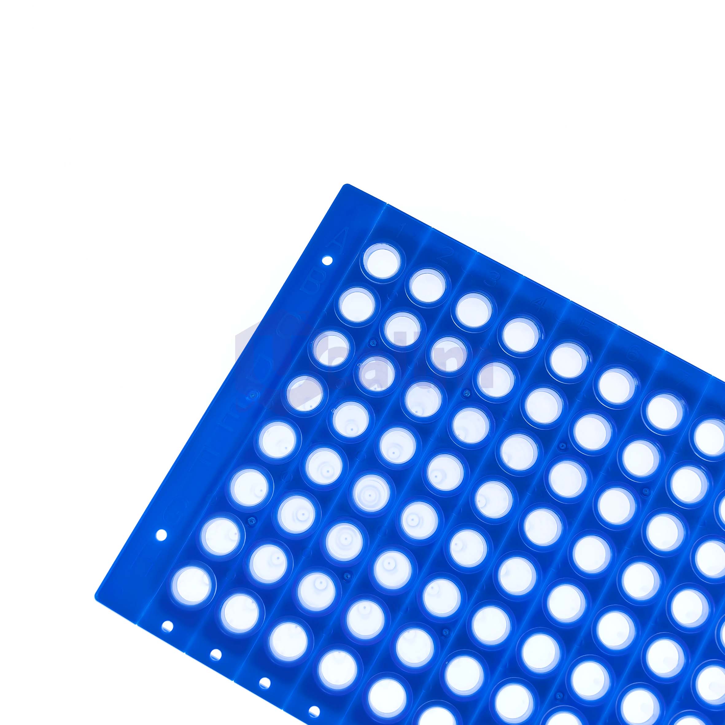 H2353-01 0. 2 mL 96 well Half skirt PCR plate, A12 Notch, Segmented-3